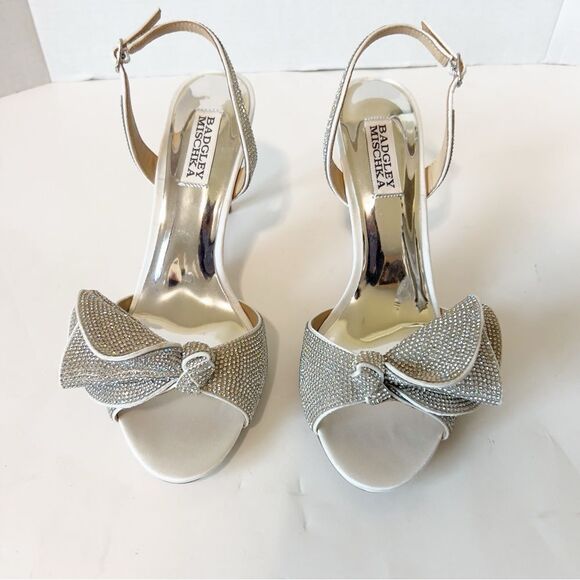 Badgley Mischka Rennie Rhinestone Soft White Stiletto Heel Bridal Sandal Size 8 - Picture 4 of 11